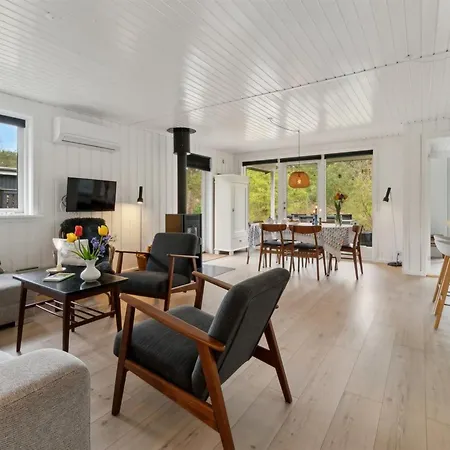 Omunde - 150m From The Sea By Interhome Feriehus Neksø